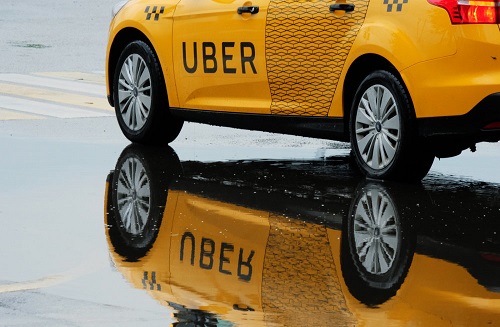 Непристойное поведение молодежи в такси Uber.